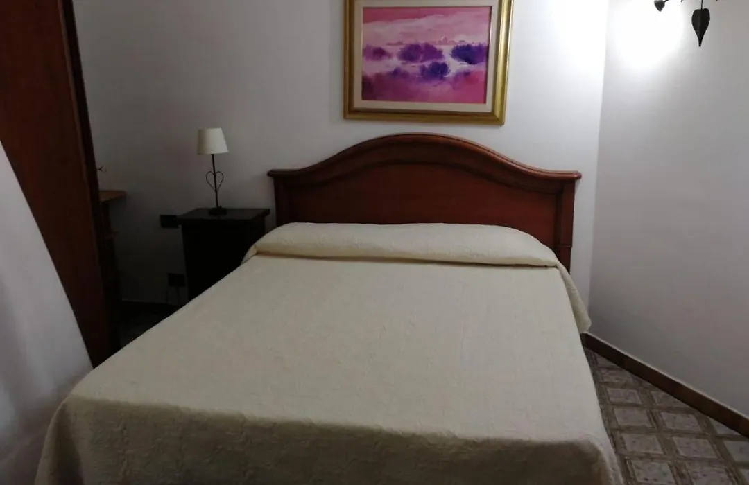Arenella Beach Rooms-1