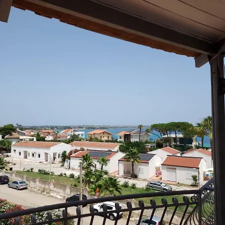 Arenella Beach Rooms-3